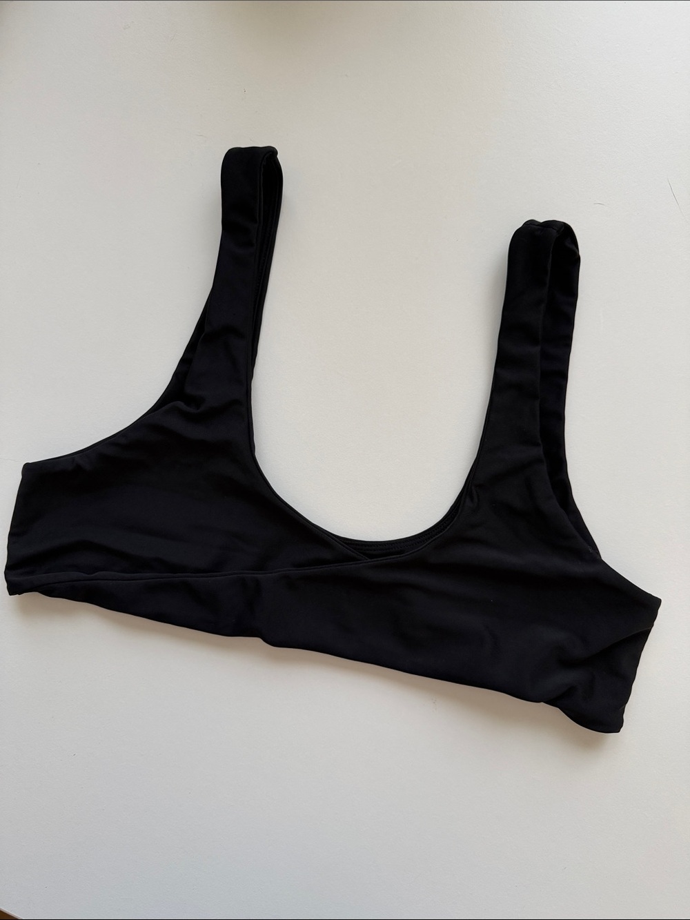 МІКОН Cara Twisted Front Scoop Top in Black NWOT size L